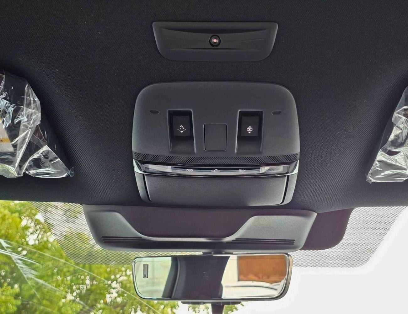 Nissan Patrol LE PLATINUM TURBO DUAL TONE || 3.5 V6 PETROL / FULL OPTION WITH RR ENTERTAINMENT SCREEN