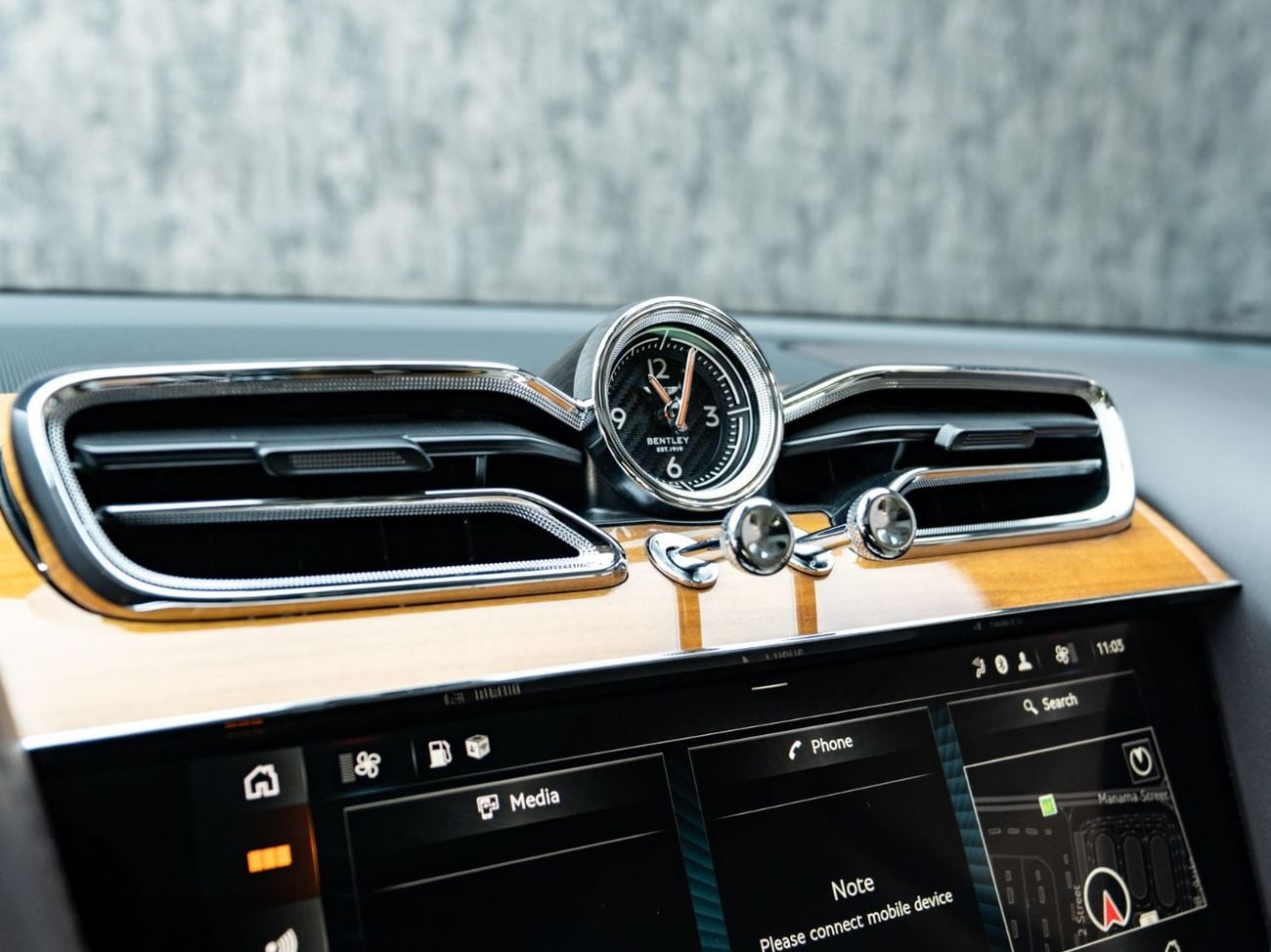 Bentley Bentayga STANDARD BUY NOW, PAY 2027 | THE BLACKLINE STANDARD | 2022 Bentley Bentayga, 4.0TC V8, 4WD, 542bhp, 8 Speed A