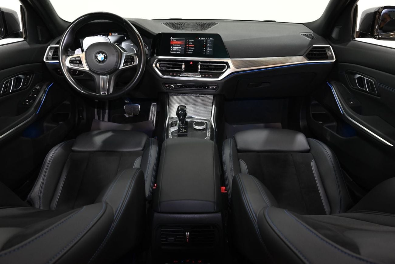 بي أم دبليو 330i إم سبورت بريميوم بي إم دبليو 330i M-Sport موديل 2021، سجل صيانة كامل، ضمان لمدة عام، حالة ممتازة، خليجية