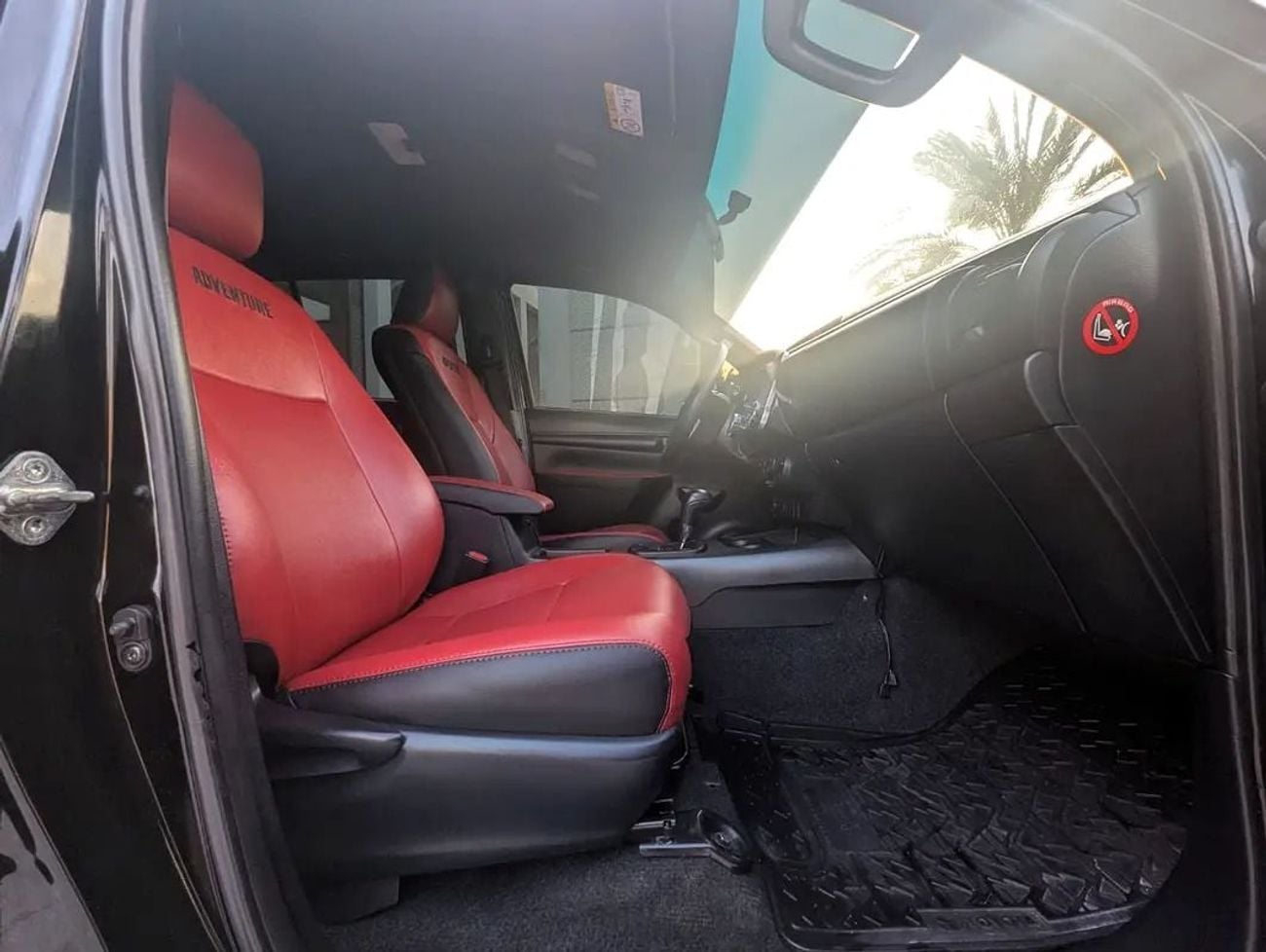 Toyota Hilux ADVENTURE Toyota Hilux Adventure 2020 GCC Specs Facelifted 2025 V4 2.7L Interior and Exterior well-maintained