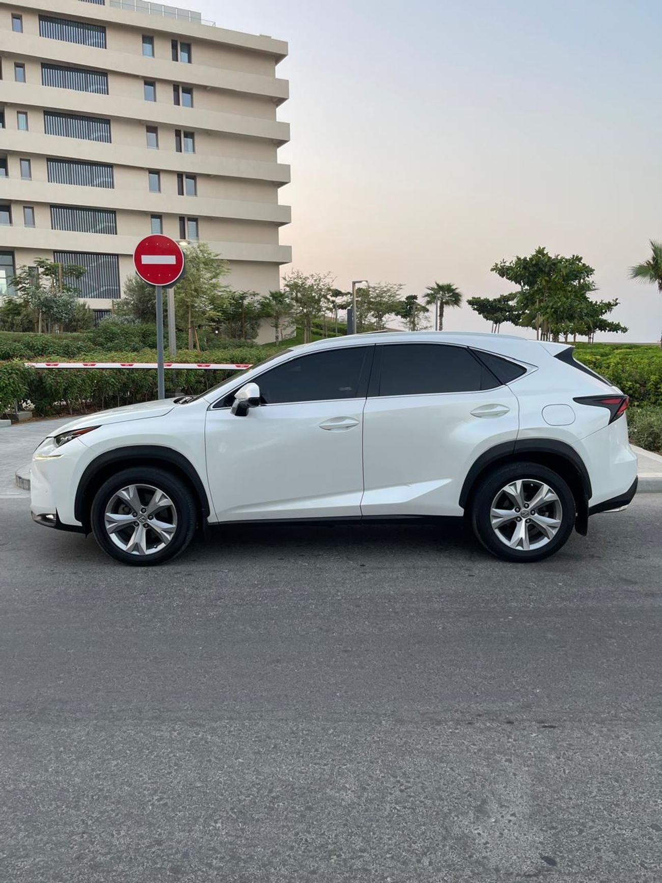 لكزس NX200t PLATINUM