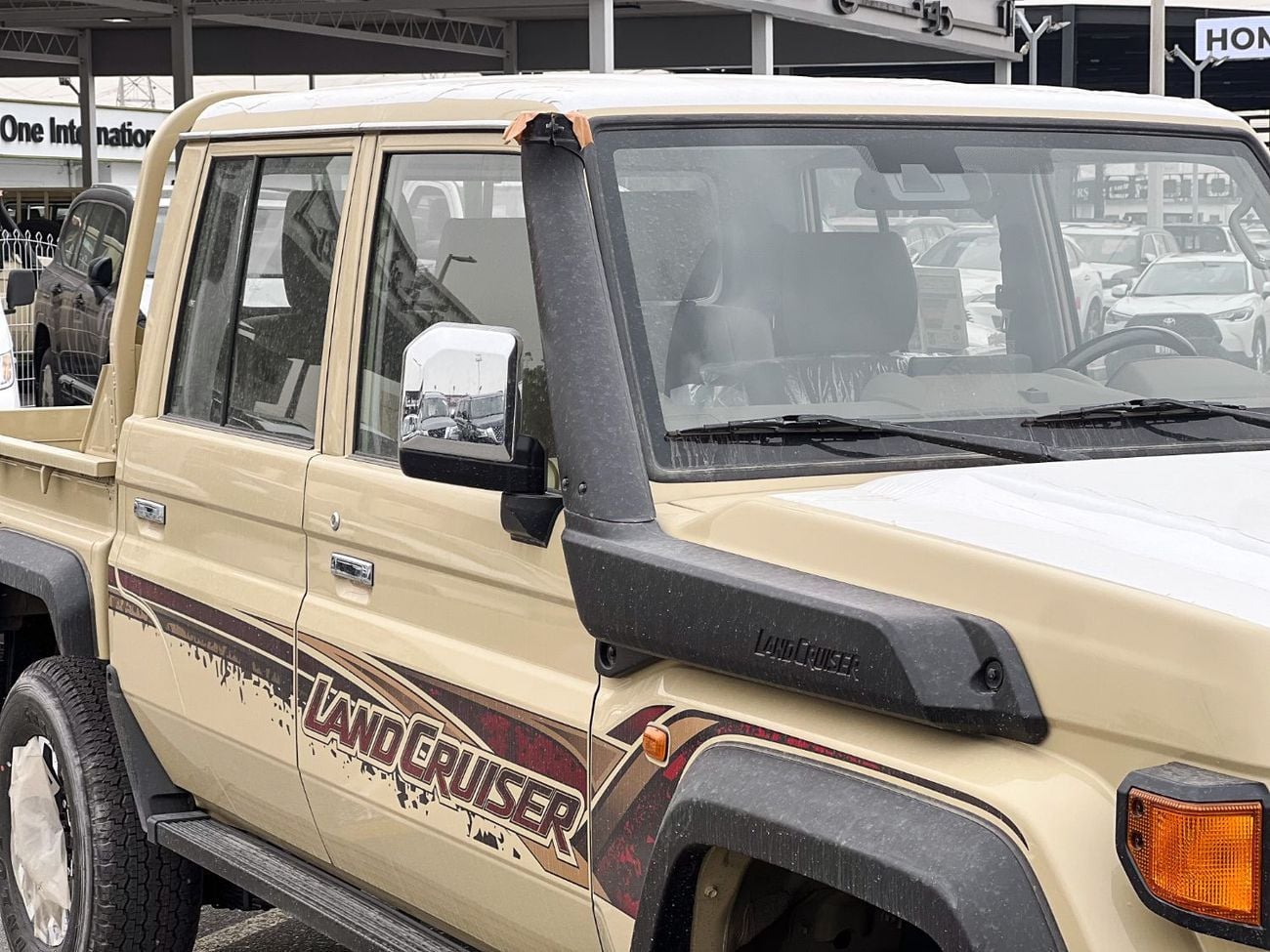 تويوتا لاند كروزر بيك آب EXPORT ONLY - FULL OPTION 4.0L PETROL (OMANI)