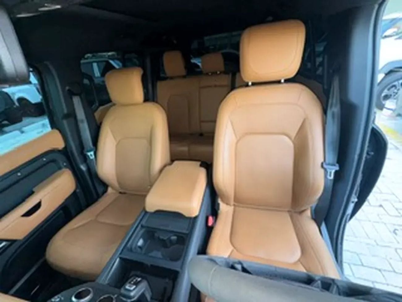 لاند روفر ديفندر 110 V8 Edition P525 European Specs