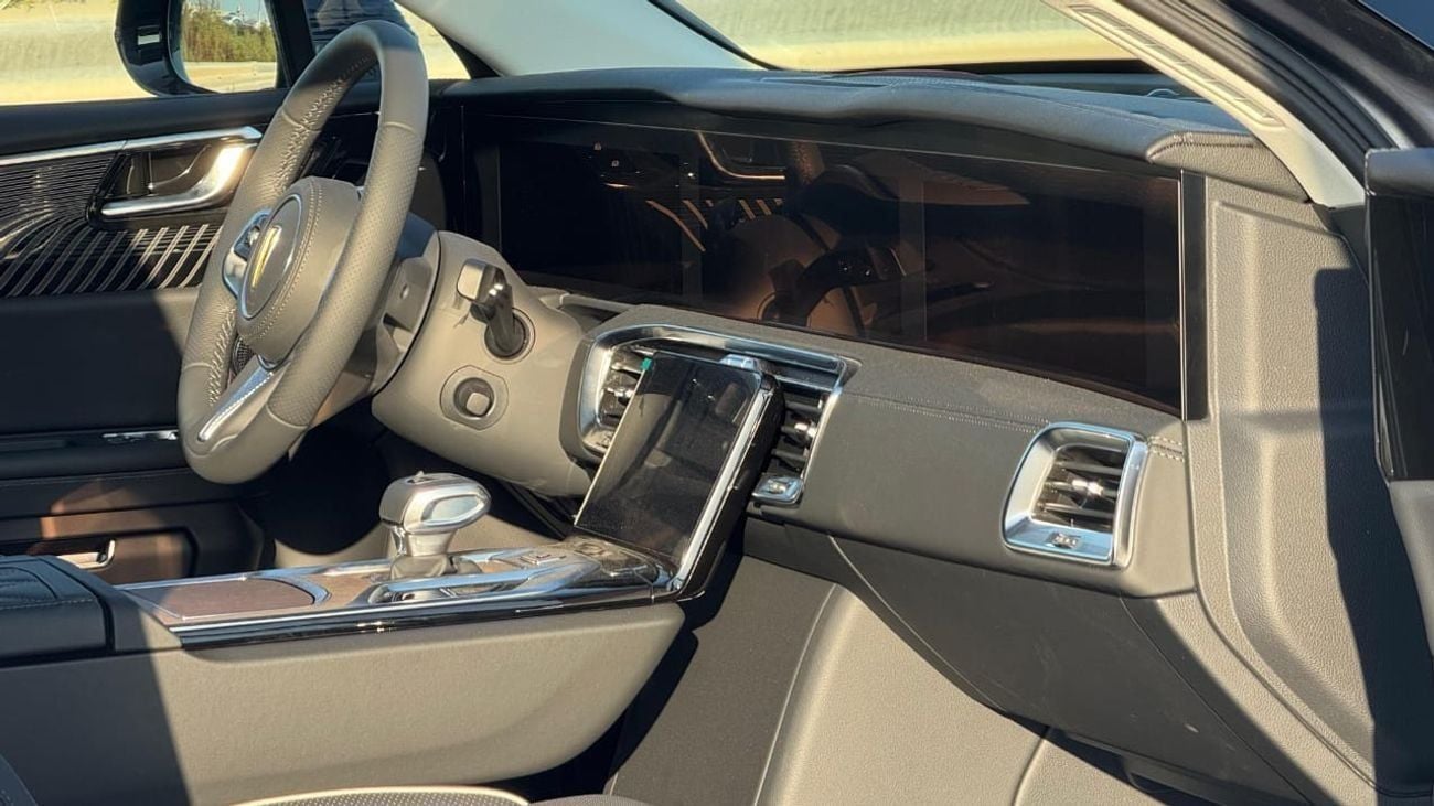 HONGQI EHS9 HIGH VIP SEATS