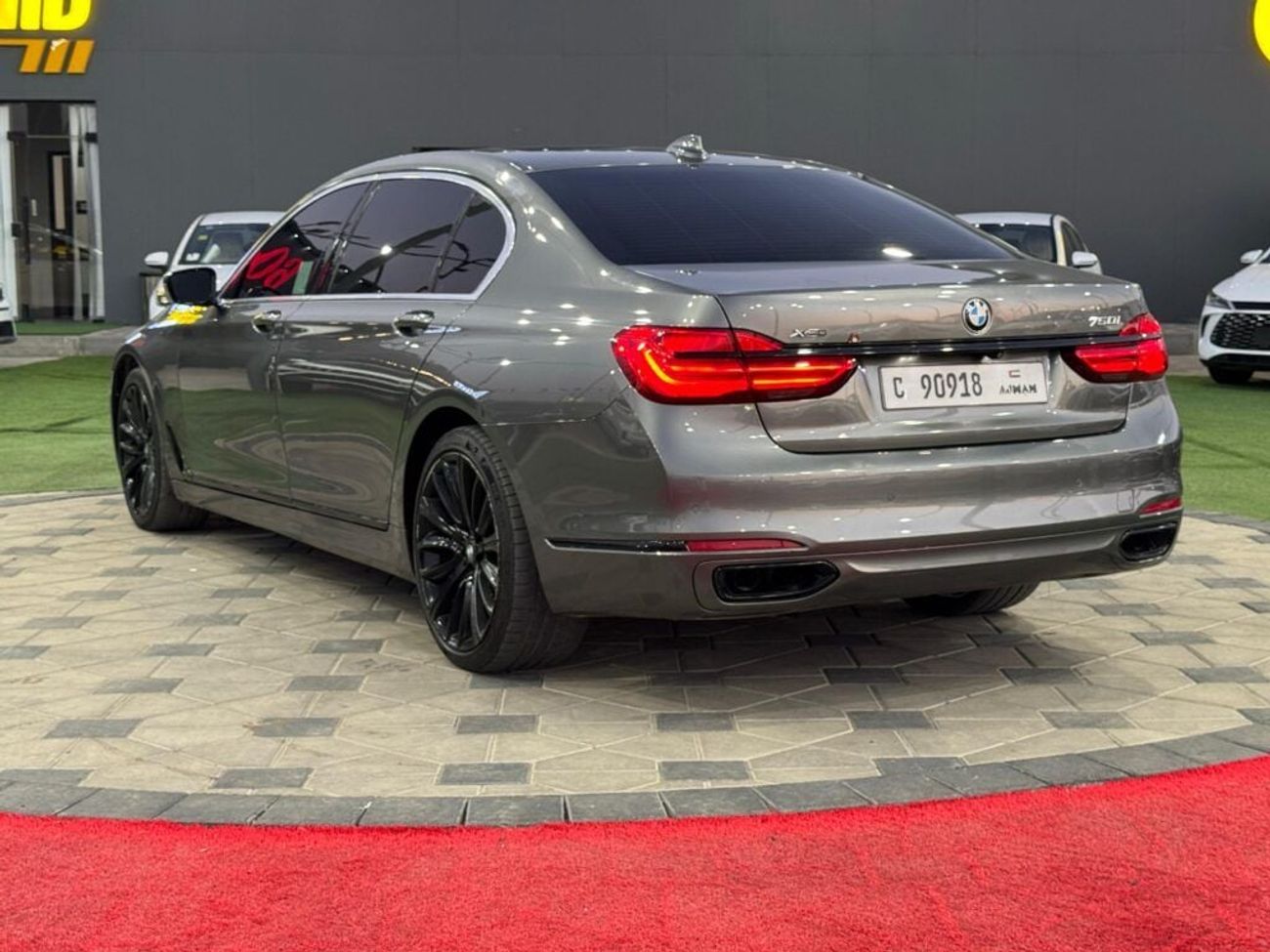 بي أم دبليو 750i