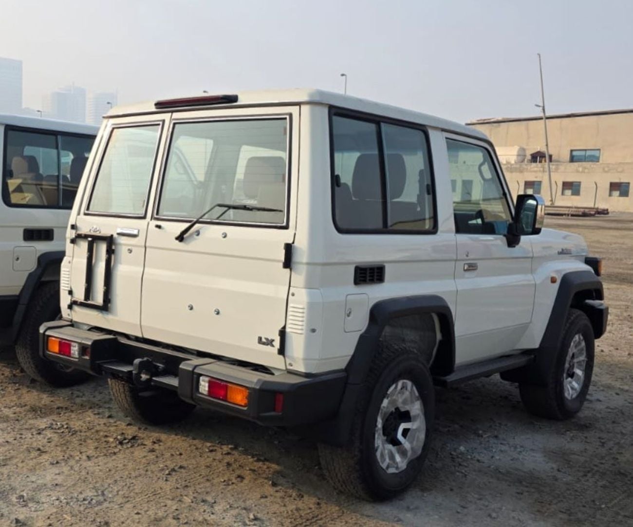 Toyota Land Cruiser 70 LC71 LX