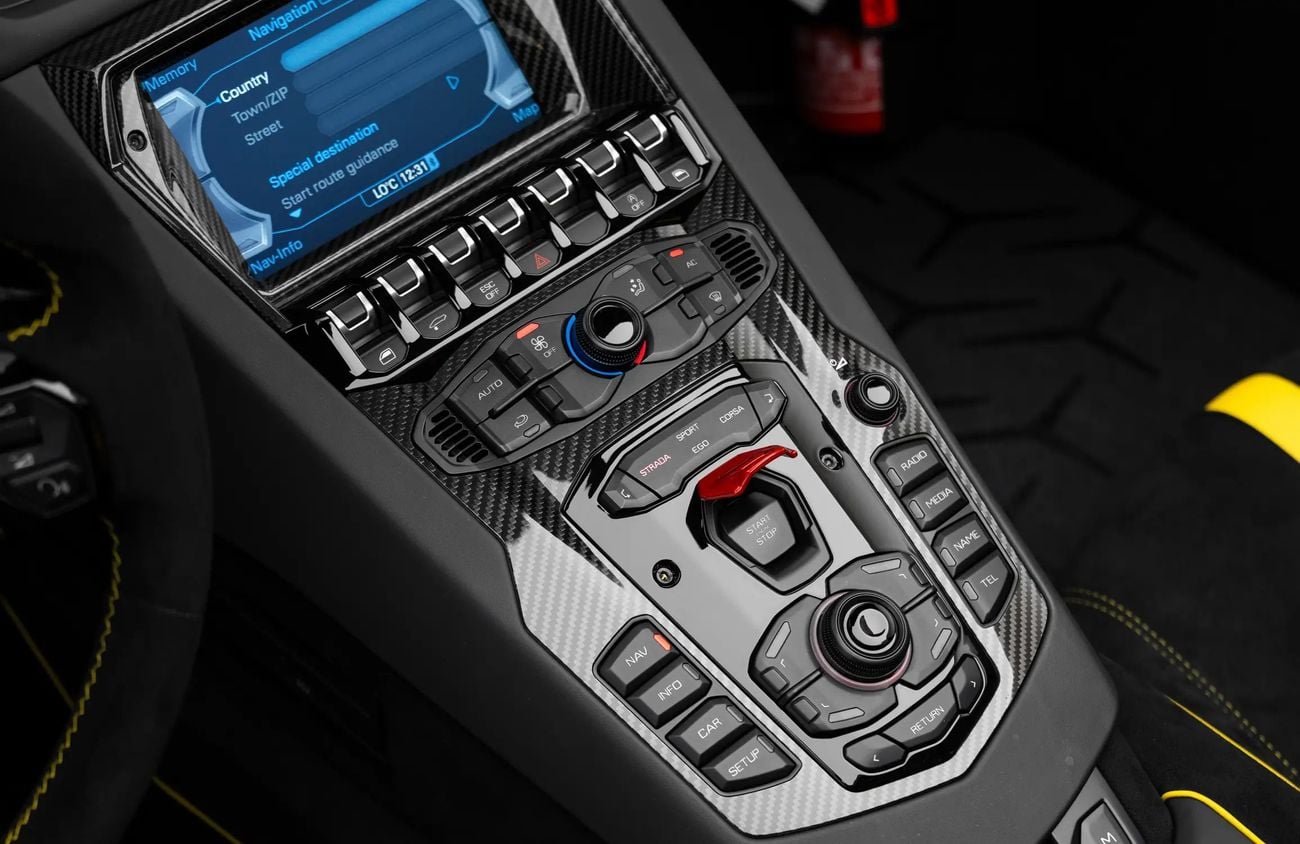 لامبورغيني أفينتادور 6.5L V12 Naturally Aspirated Engine