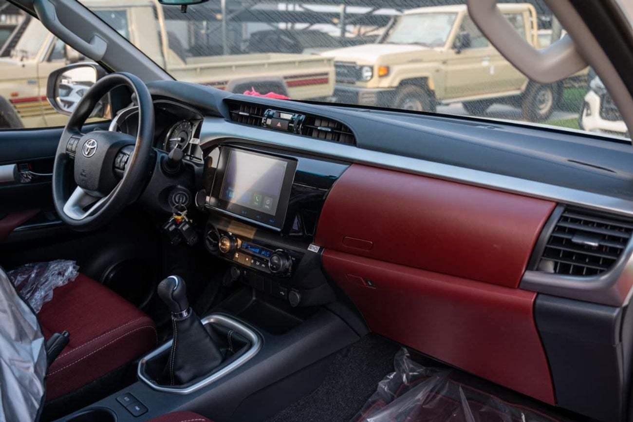 Toyota Hilux GLX S-G 2.7L MT 4WD DOUBLE CAB PICK UP