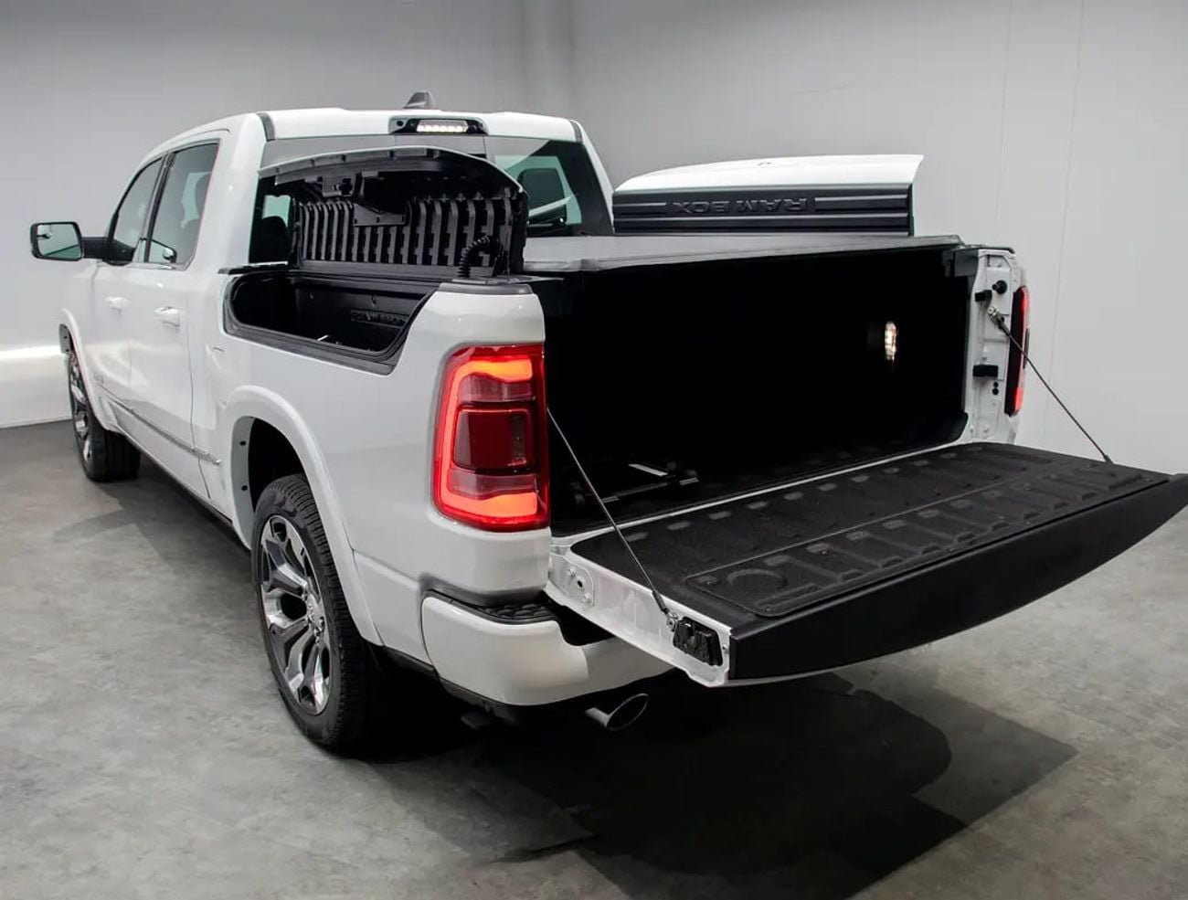 رام 1500 ليميتد FDSH • Dodge Warranty Until • GCC Specs
