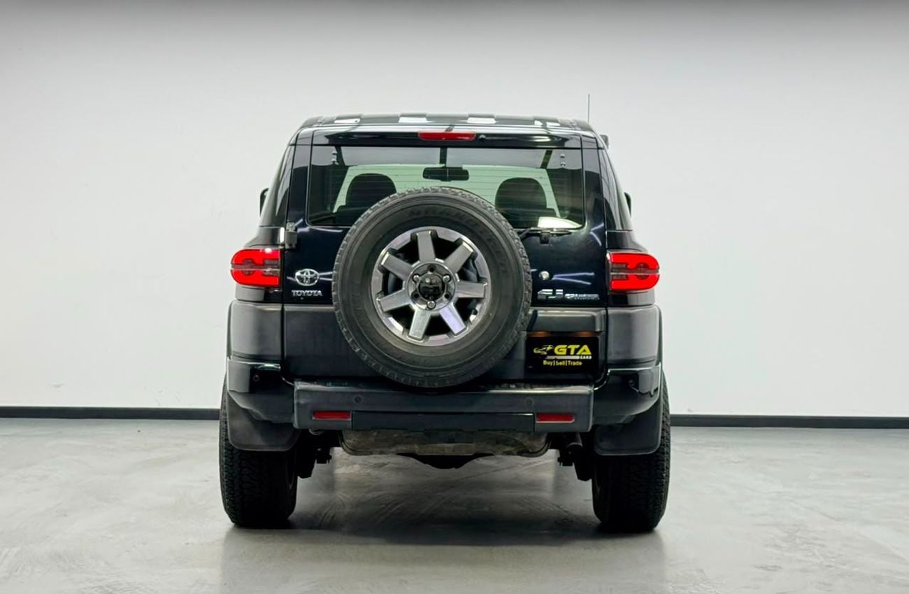 Toyota FJ Cruiser VXR 2014 Toyota FJ Cruiser VXR, Full Toyota Service History, GCC Specs