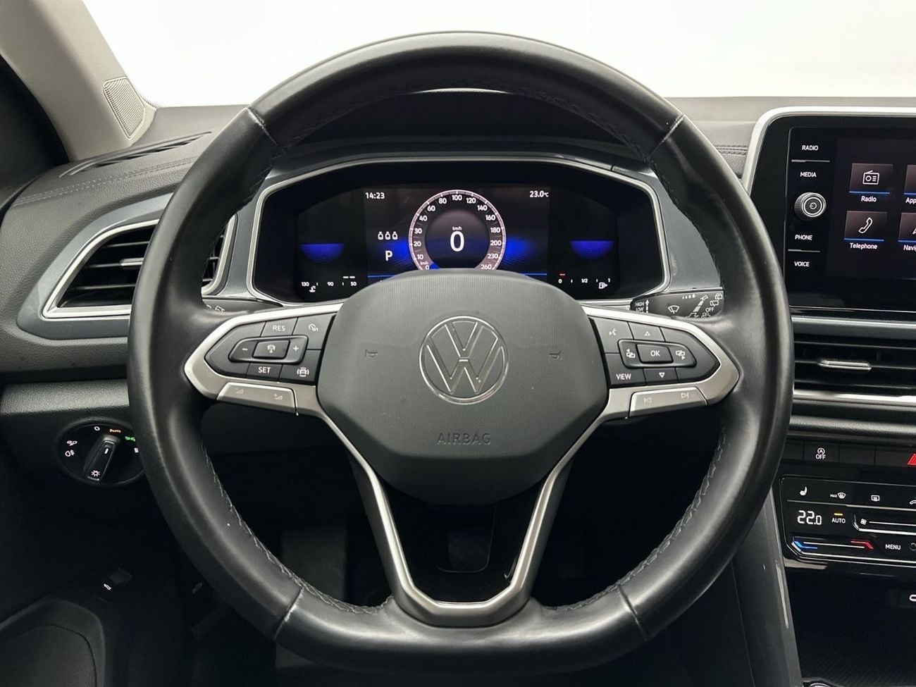 Volkswagen T-ROC STYLE 1.4L | Blind Spot Monitor | Advanced Safety Features | Rear Camera | Keyless Start