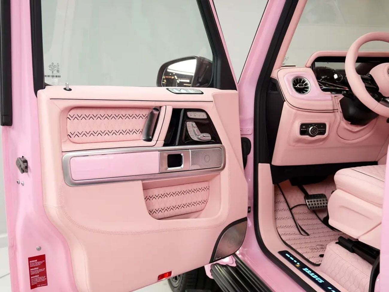 Mercedes Benz G63 AMG STANDARD EXCLUSIVE G63 AMG | WARRANTY | Pink Leather Interior | Carbon Exterior Package