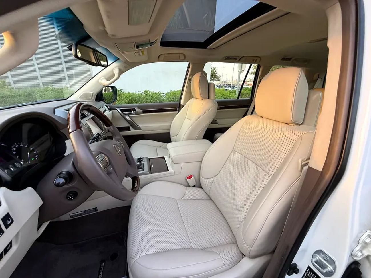 Lexus GX460 GX 460 GCC Specs - Well Maintained