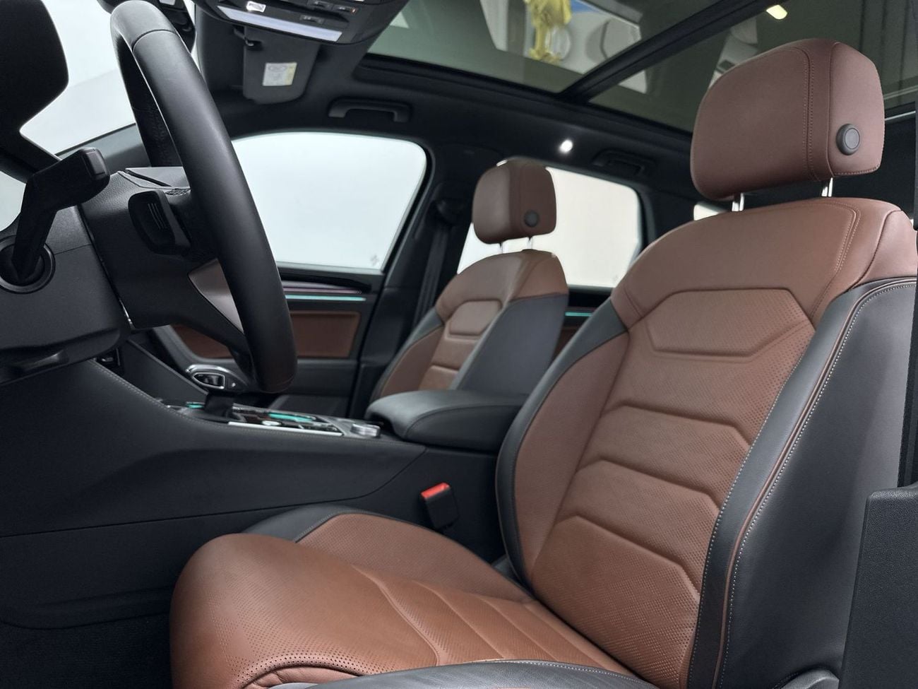 Volkswagen Touareg ELEGANCE ++ – Luxury SUV | Panoramic Sunroof | Varenna Leather | Dynaudio