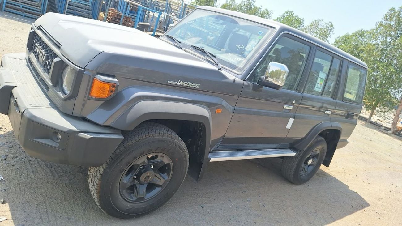 تويوتا لاند كروزر 70 LC76 LX