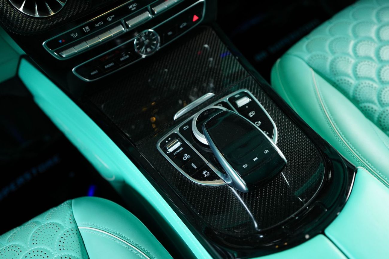 مرسيدس بنز G 63 AMG GCC-Brabus 900 Rocket Kit Masterpiece -Interior Tiffany Blue-Carbon Fiber Kit