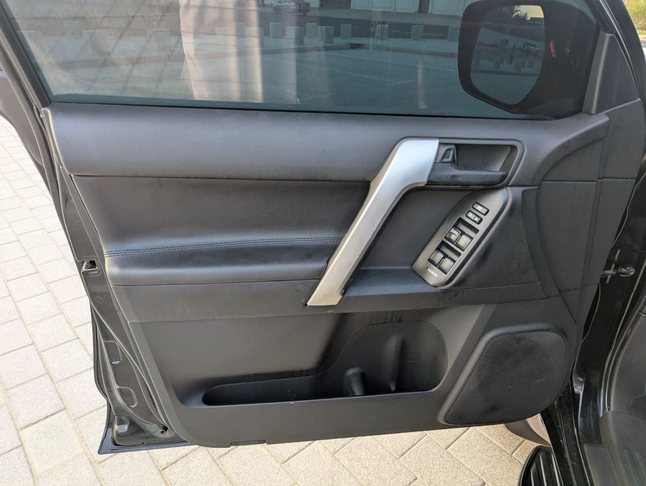 تويوتا برادو TX-L مواصفات خليجية، محرك V6 سعة 4.0 لتر، حالة داخلية وخارجية ممتازة