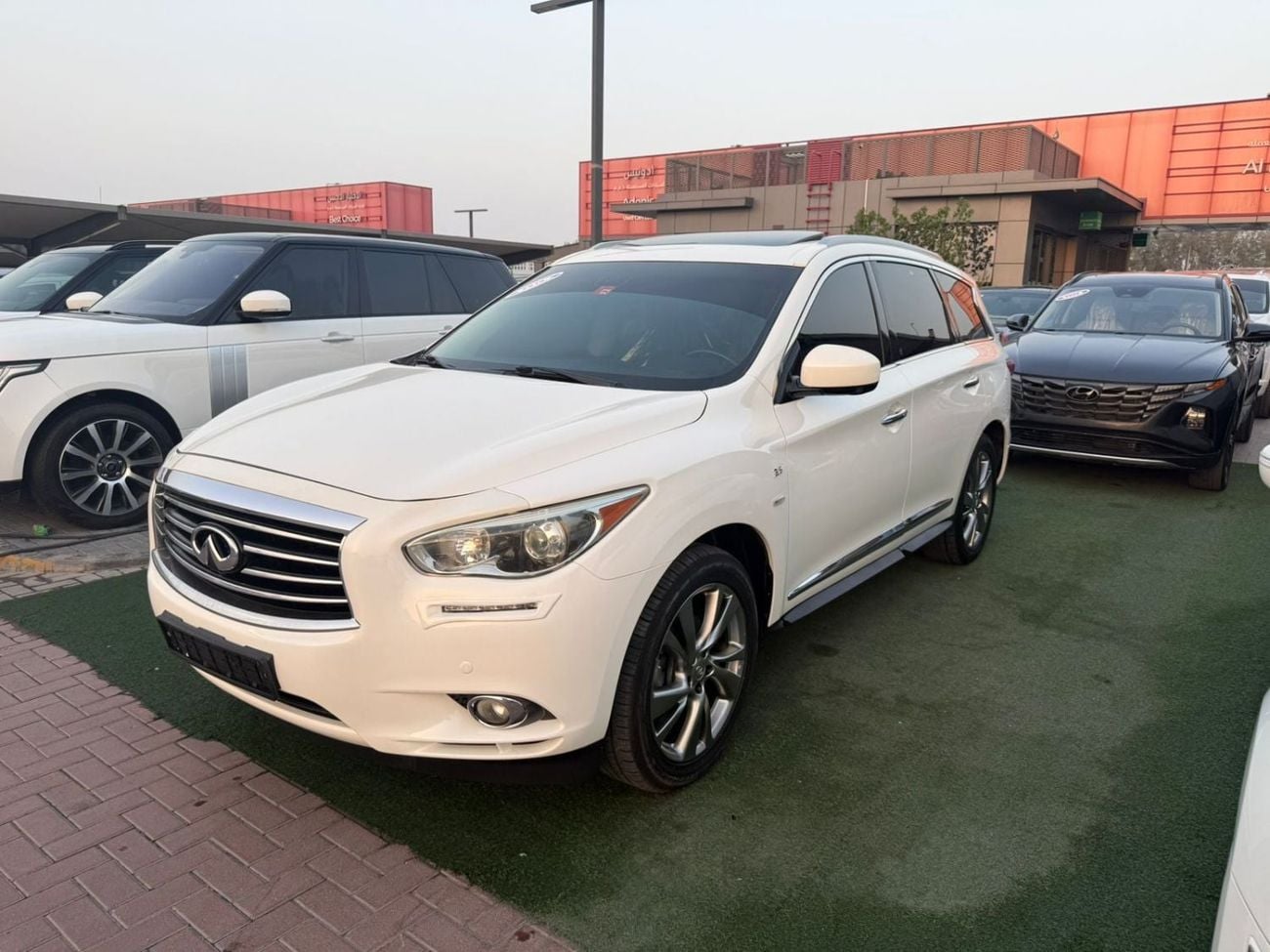 إنفينيتي QX60 PREMIUM فتحة سقف بانورامية، بحالة ممتازة، دفع رباعي