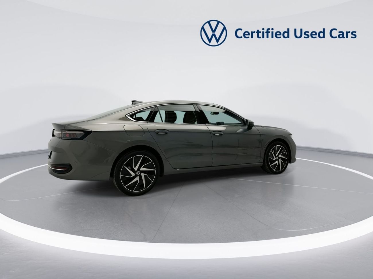 Volkswagen Passat HIGHLINE 2.0L | Turbocharged Engine | Digital Cockpit | Premium Interior | Automatic