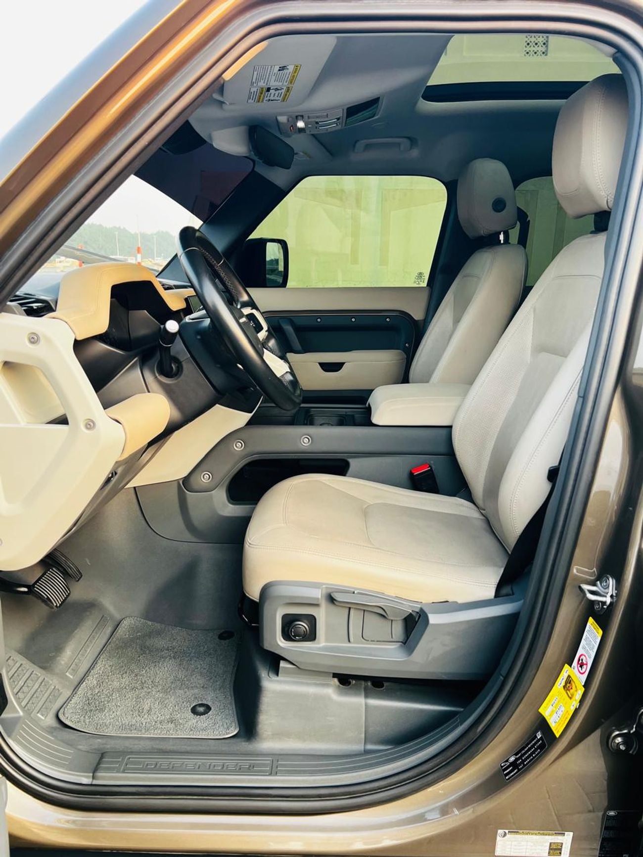 لاند روفر ديفندر 110 HSE P400