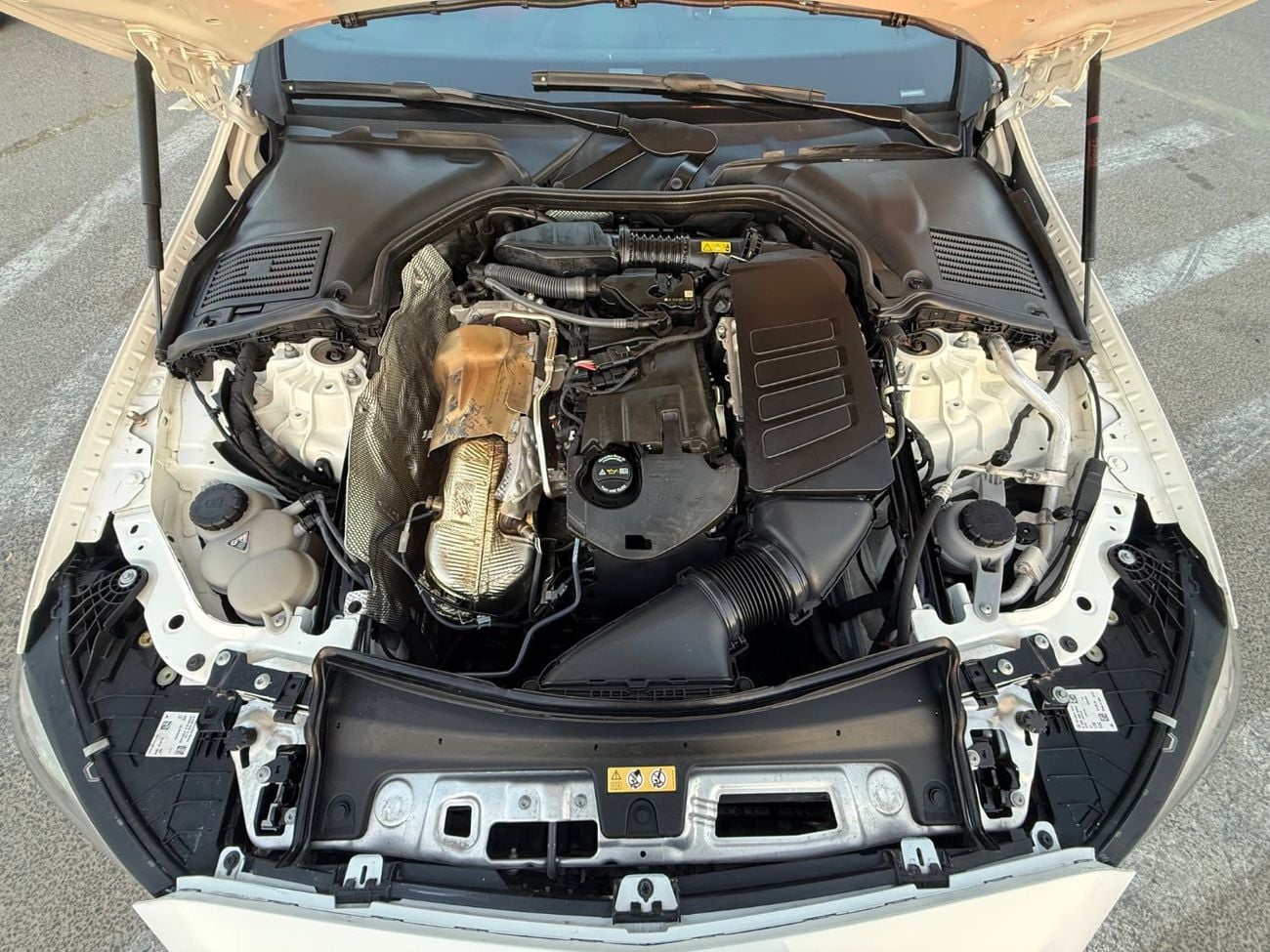 مرسيدس بنز C 300 PREMIUM مرسيدس بنز C300 موديل 2022 كاملة المواصفات، مستوردة من الولايات المتحدة الأمريكية