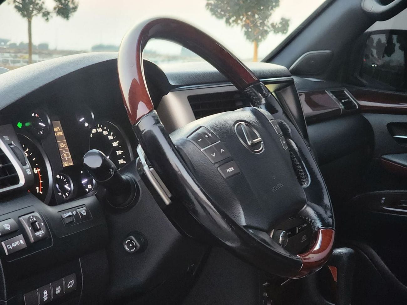 Lexus LX570 SUPERCHARGED