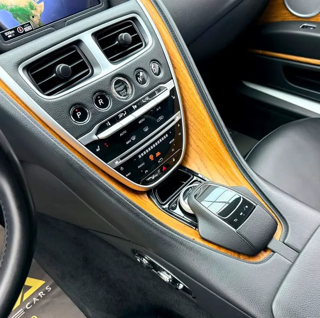أستون مارتن DB11 V12 Coupe, Service History, Fully Loaded, Excellent Condition, Japanese