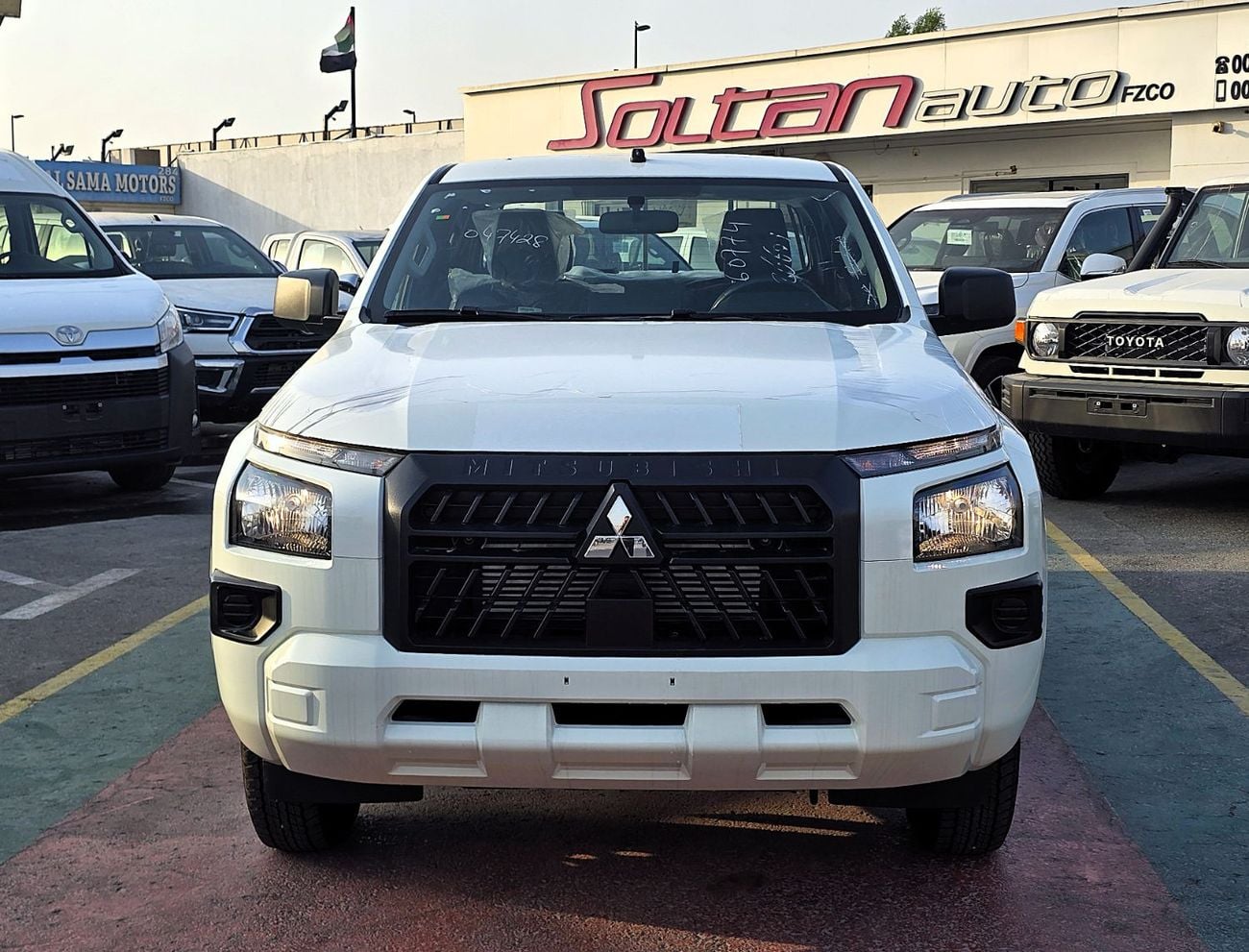 Mitsubishi L200 Mitsubishi L200 Pick Up M_Line Mitsbishi L200 Pick Up 2.4L A/T Diesel 4*4 M_Line GCC White color 2026 Model