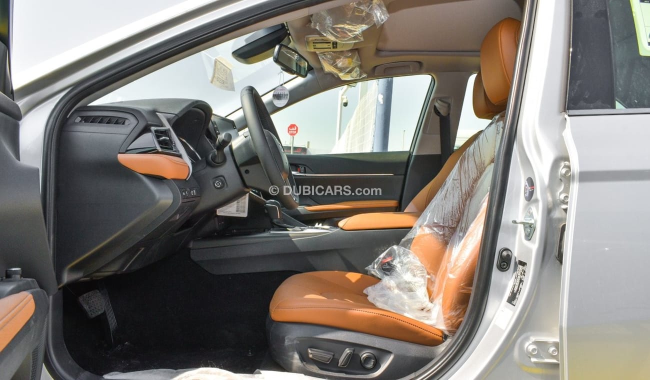 New Toyota Camry 2024 CAMRY LUMIERE 2.5L HYBRID SILVER COLOR 2024 for