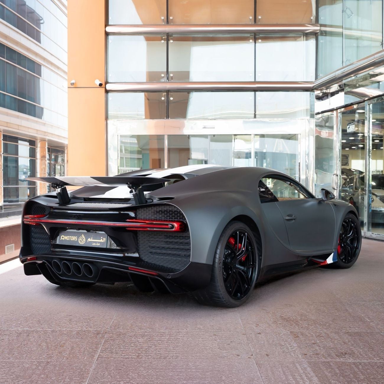 بوغاتي شيرون 2021 BUGATTI CHRION (1 OF 20) DONE 6000KM (4 YEARS WARRANTY+ SERVICE)