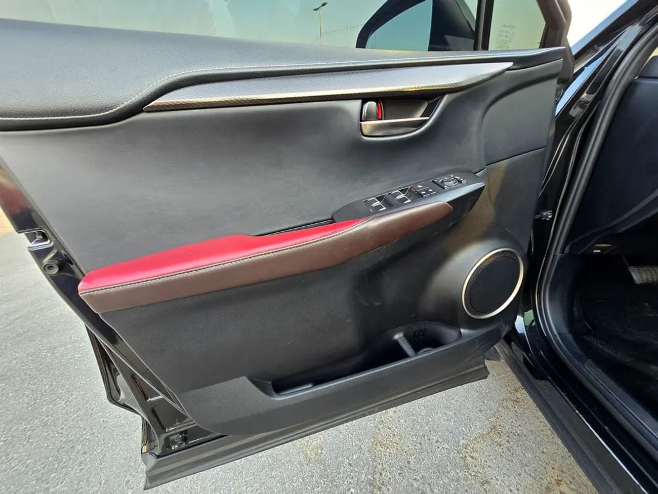 Lexus NX300 NX 300 Platinum | GCC Specs | Pristine Condition