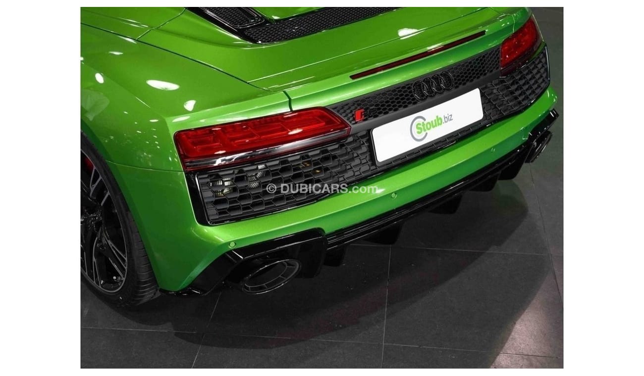 أودي R8 2023 - BRAND NEW R8 - 3 YEARS WARRANTY - SPECIAL COLOR - SIDE BLADES - FINE NAPPA - DIAMOND SEATS