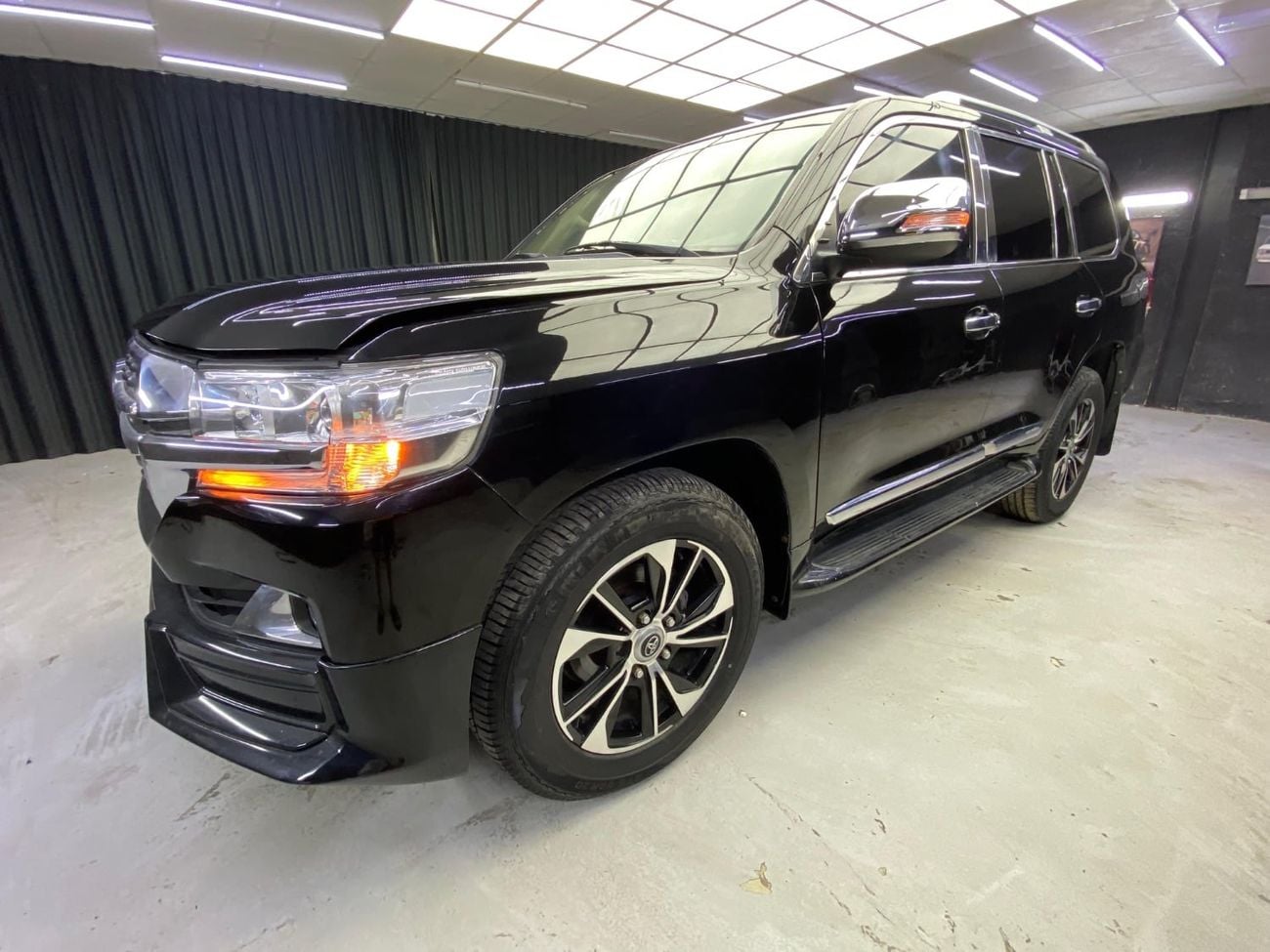 Toyota Land Cruiser Toyota Land Cruiser Diesel Model 2015 Modified to 2021 inside and outside