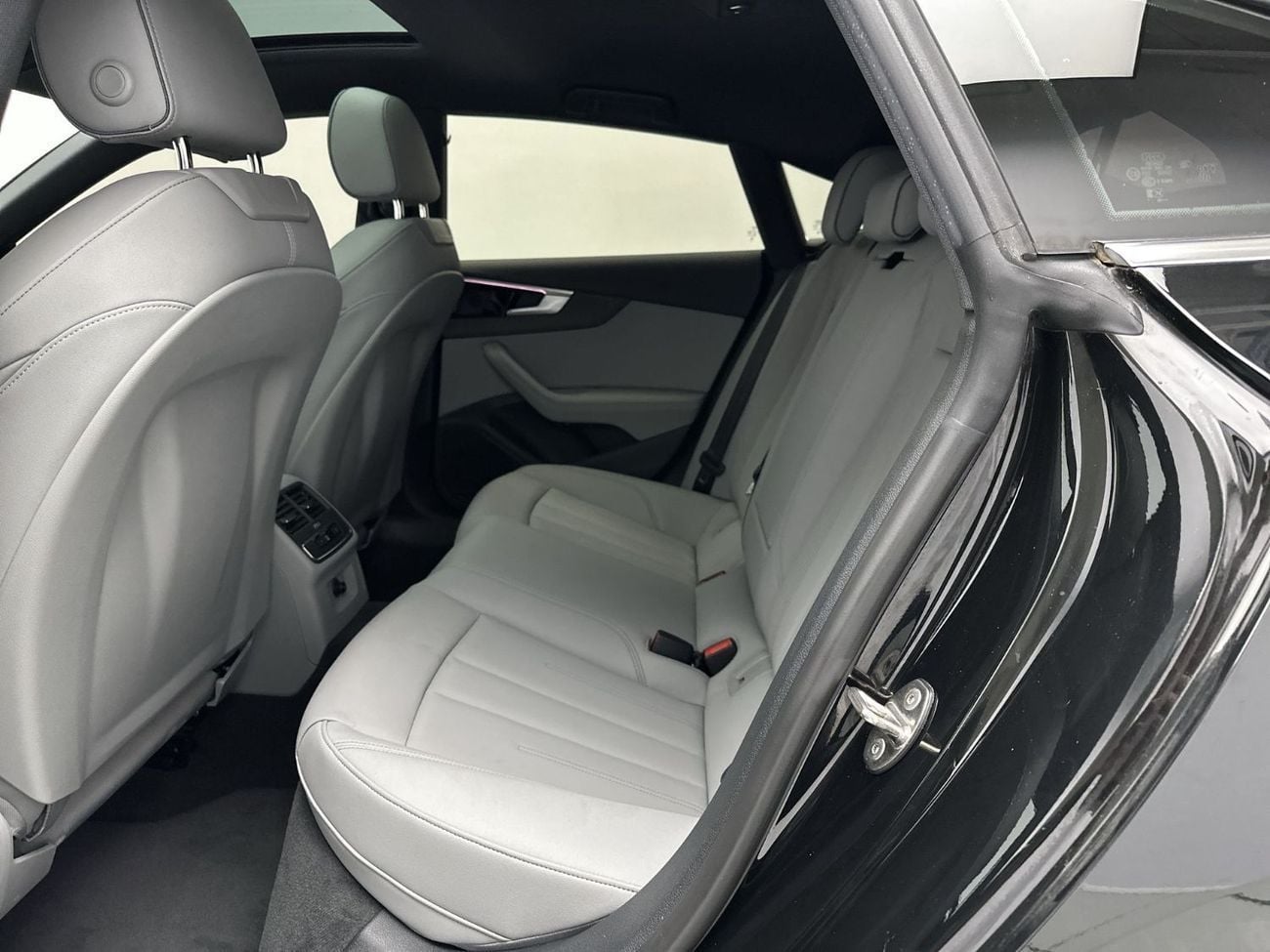 أودي A5 40 TFSI ADVANCED SPORTBACK (Ref# 060344)