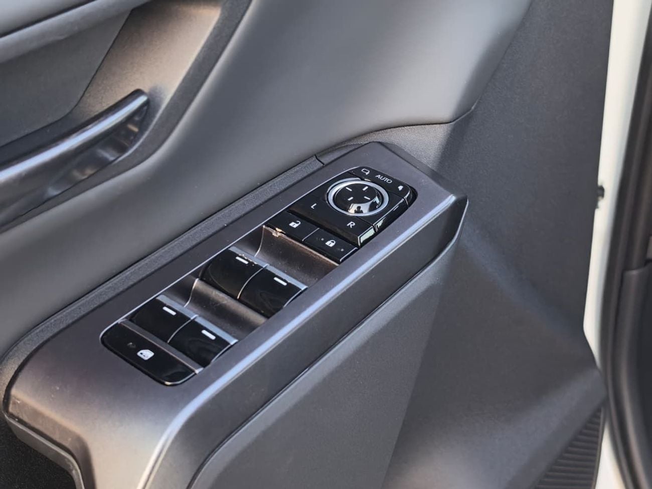Toyota RAV4 2.5L V4 HYBRID | PWR WITH LEATHER SEATS | PANORAMIC ROOF | LUXURY EDITION | MY2026