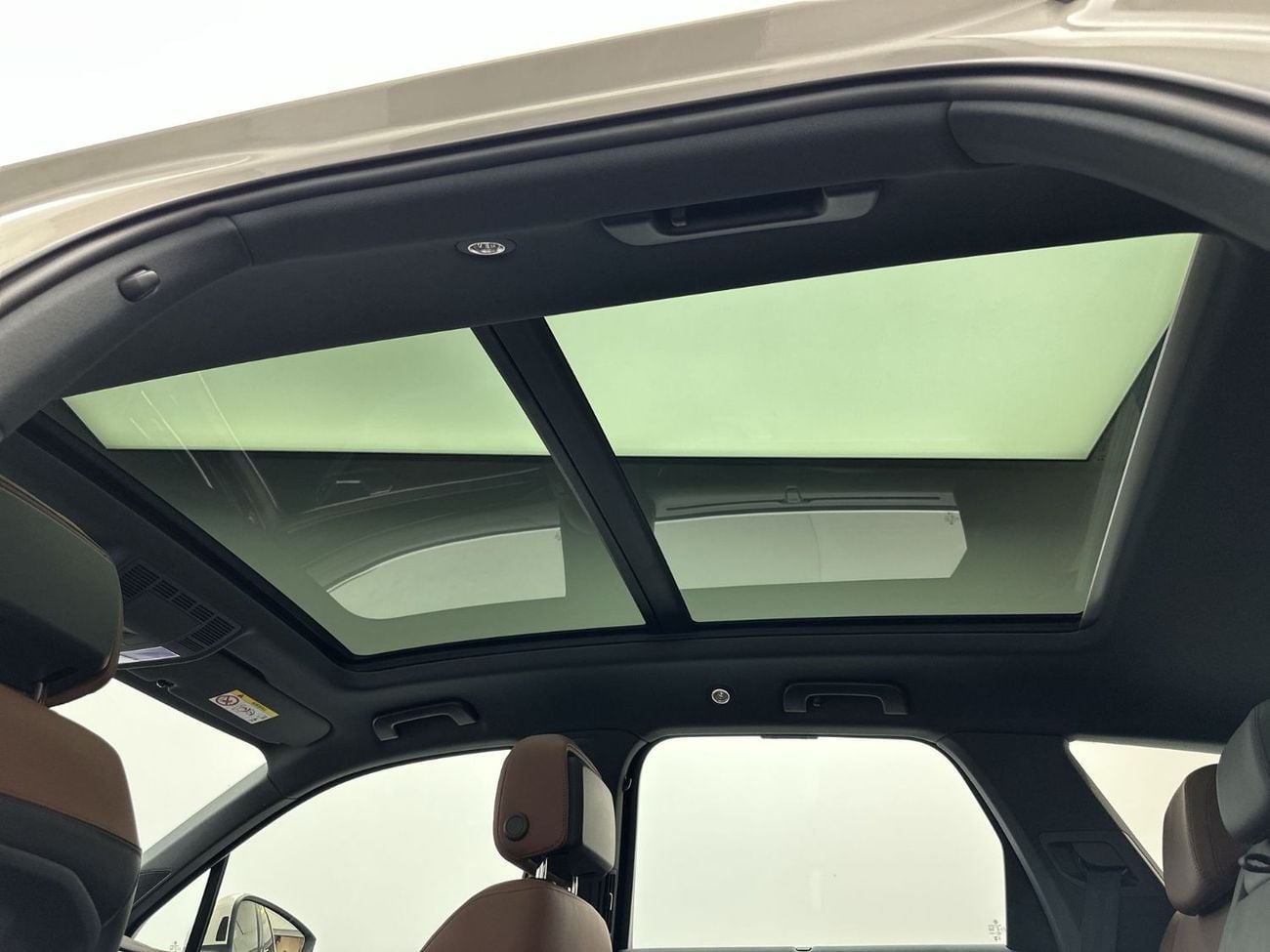 فولكس واجن طوارق ELEGANCE Touareg Elegance+ 3L Tirano| Ex-Demo Car | Luxury 4MOTION SUV | Panoramic Sunroof | IQ.LIGHT HD Matr