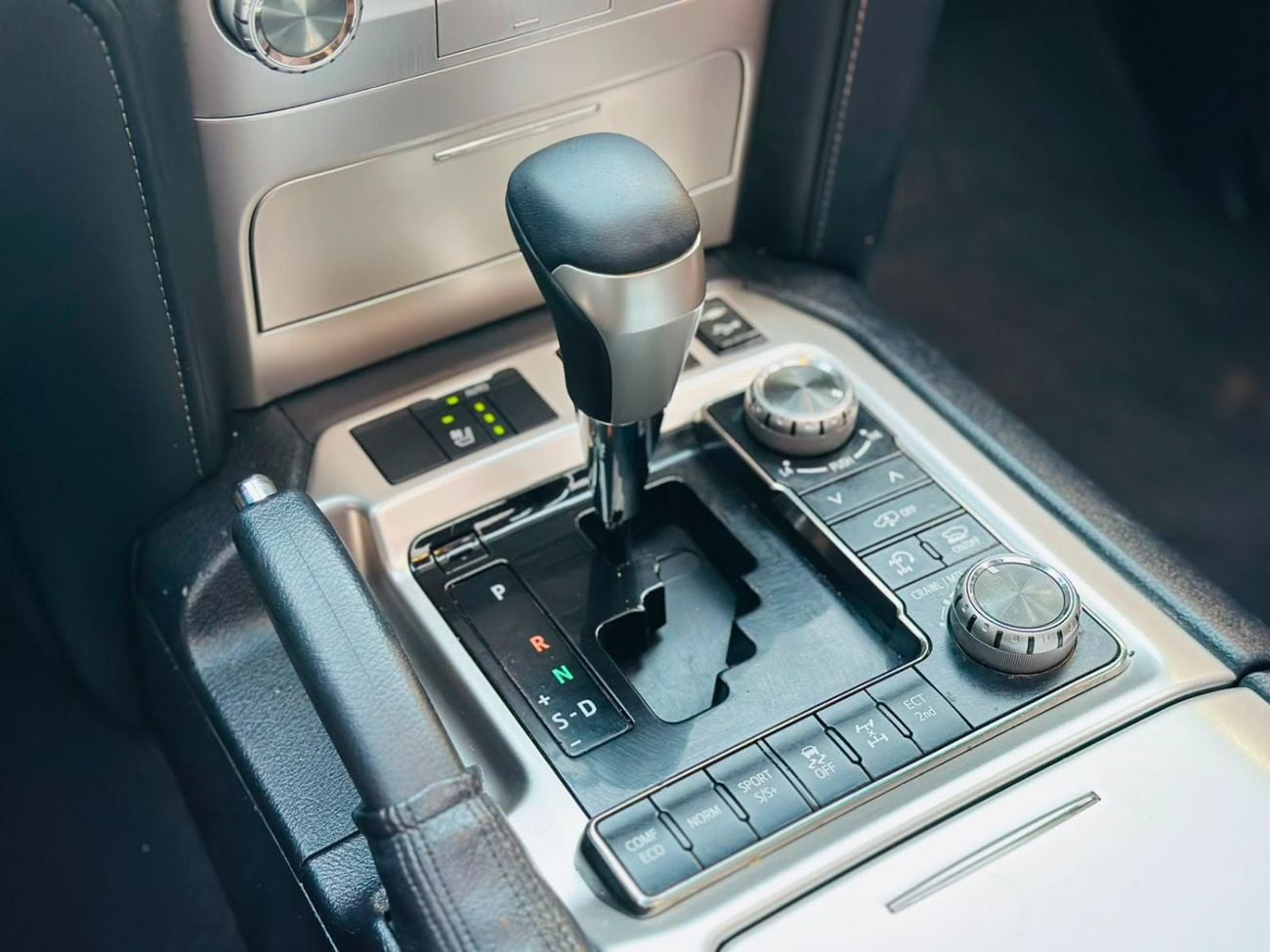Toyota Land Cruiser VXR