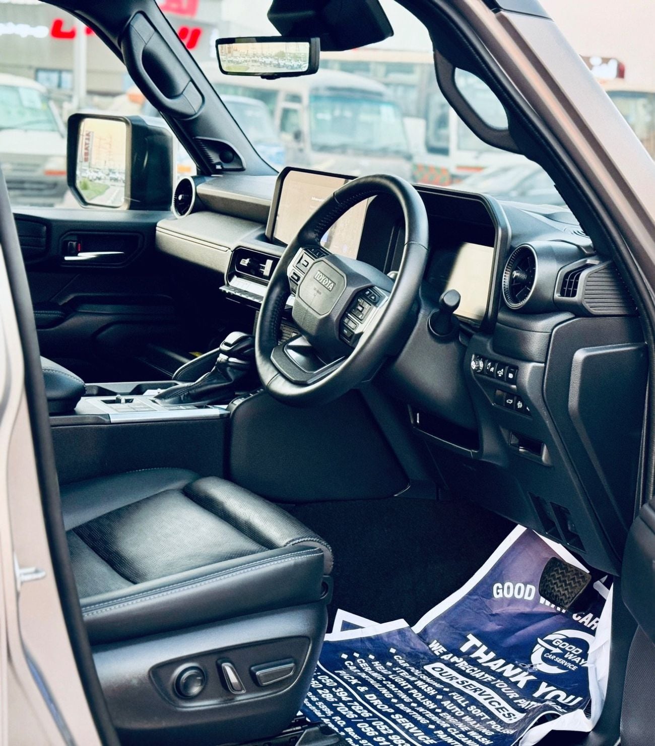 Toyota Prado KAKADU 2.8L Diesel 4 cylinders 7 seater 5 Doors RIGHT HAND DRIVE
