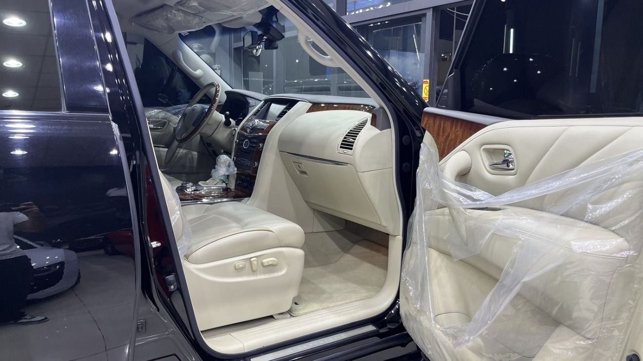Infiniti QX80 LUXURY Infiniti QX80 2015 VERY LOW MILAGE GCC FULL DEALER SERVICE HISTORY