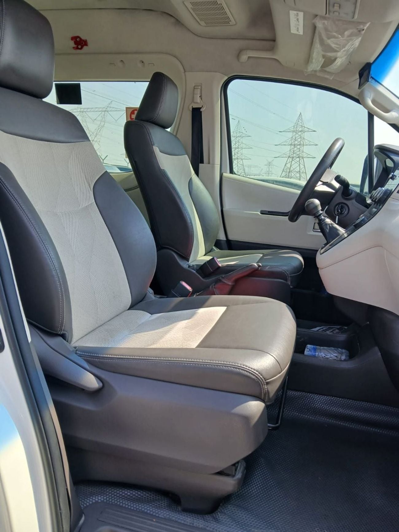 Toyota Hiace GL 2.8L Diesel Manual 9+ Seats 4 Doors