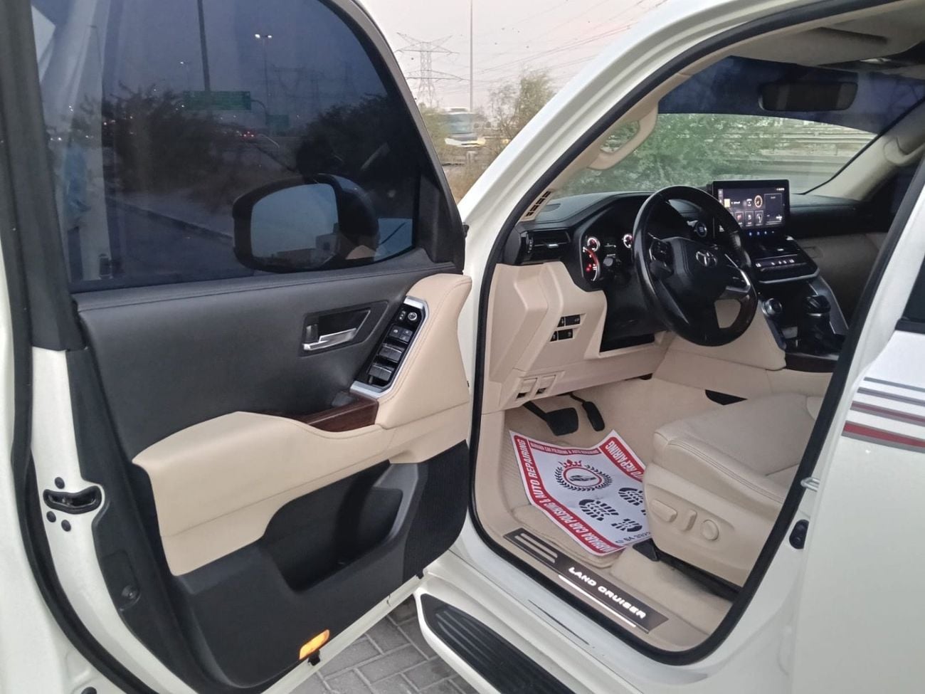 Toyota Land Cruiser VXR Twin Turbo 3.3L Diesel model 2022 Very neat and clean Title