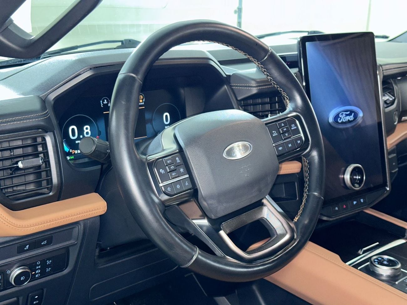 Ford Expedition PLATINUM XP-PN222/AL TAYER MOTORS/ AL QOUZ SHOWROOM