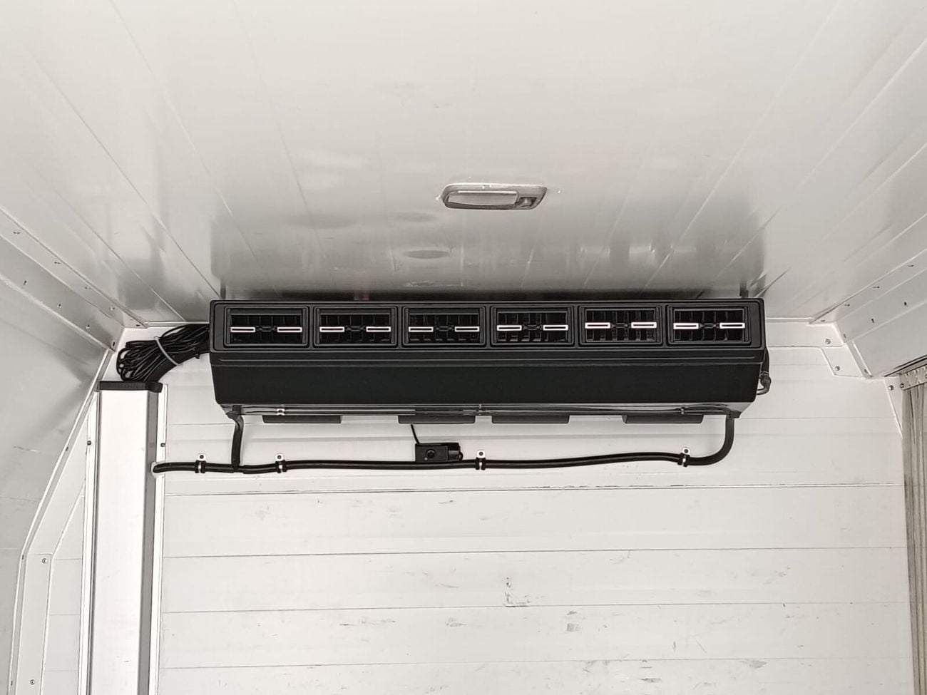 Nissan Urvan HIGH ROOF WIDE BODY