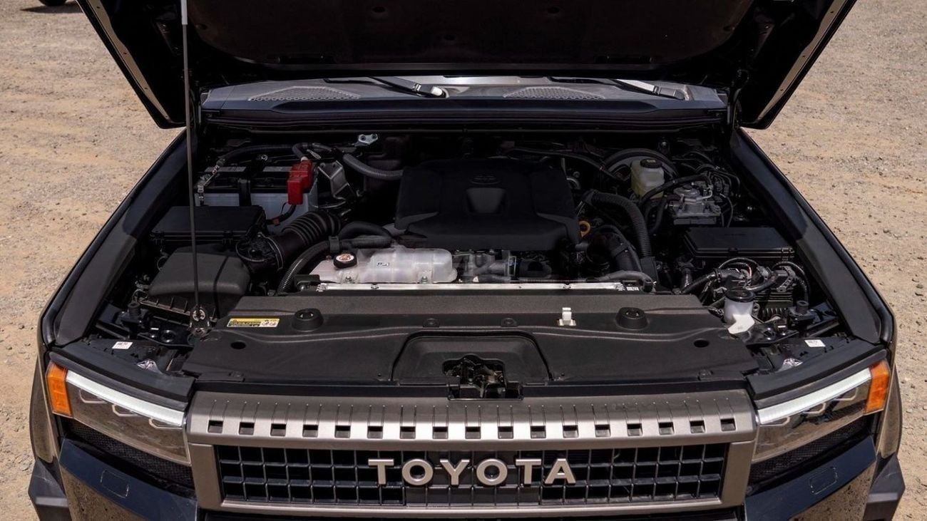 تويوتا برادو TXL1 250 LUXURY 2.8D AT MY2025 - BLACK