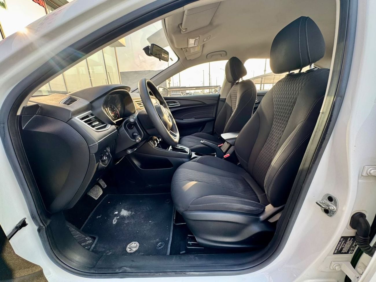 MG 5 COMFORT MG 5 Comfort 2023 GCC Specs -395-Monthly l Camera, GPS l Accident Free
