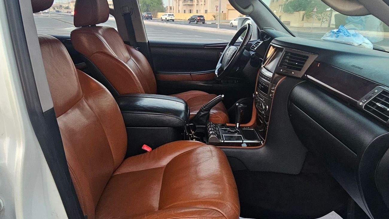 Lexus LX570 TOP NAVIGATION SPORT