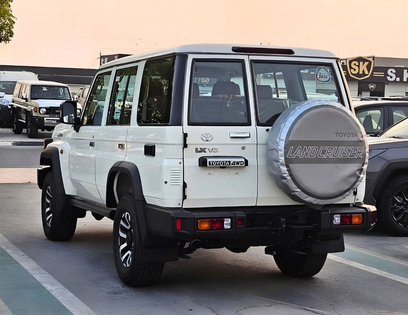 Toyota Land Cruiser 70 LC76 LX HARDTOP 5DOOR || 4.0L PETOL A/T 4WD | RADAR | DIFF-LOCK | FULL OPTION (CODE # 76PAFRE)