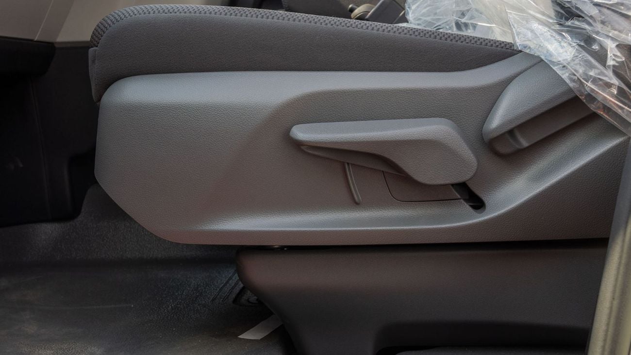 تويوتا هاياس DX 2026 Toyota Hiace 3.5L RWD Manual Petrol Van Cargo