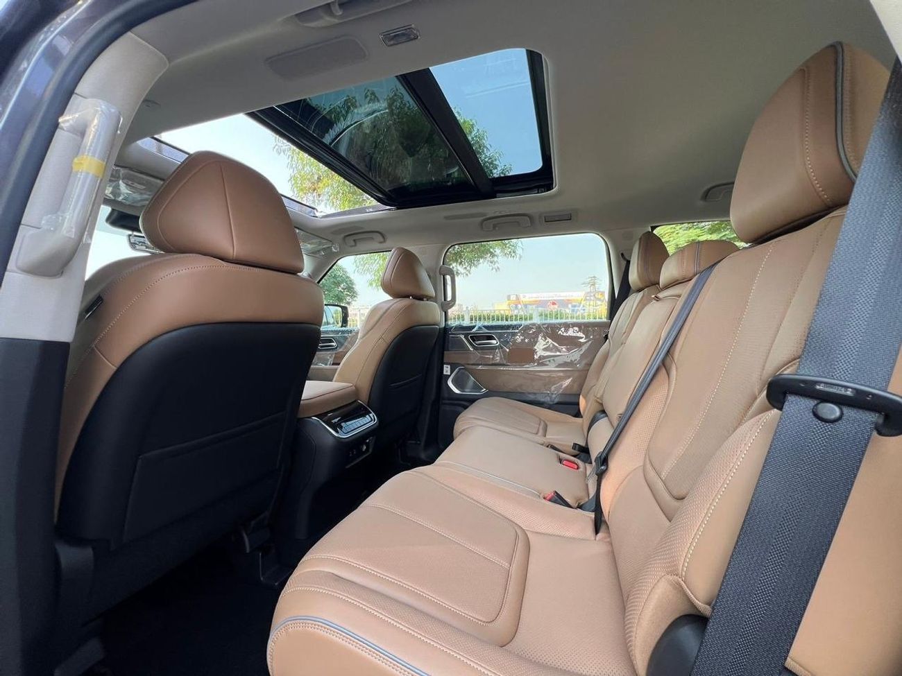 Infiniti QX80 SENSORY BENCH CHAIRS