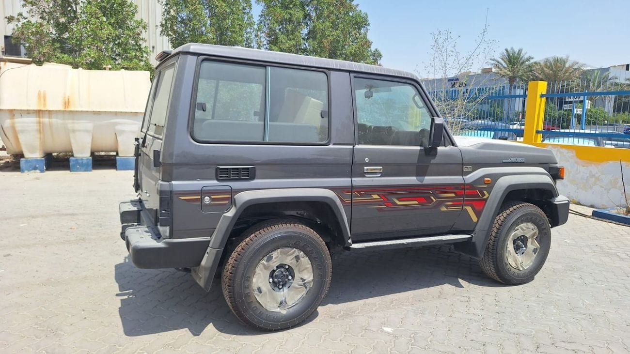 تويوتا لاند كروزر 70 LC71 LX